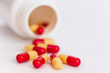 reçeteli ilaç şişe açmak