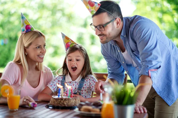 Mother Father Celebrate Daughter Birthday Family Birthday Love Lifestyle Concept — стоковое фото