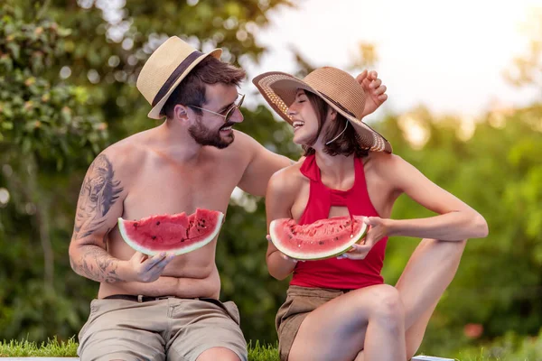 Couple Eating Watermelon Poolside Vacation Love Lifestyle Concept — Foto de Stock