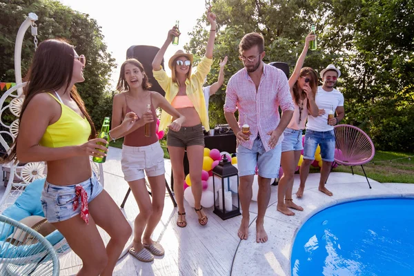 Group Friends Having Fun Pool Party Summertime — Foto de Stock