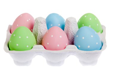 karton, pastel renkli yumurta izole