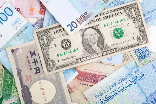 Verschillende bankbiljetten. wereld papieren geld achtergrond — Stockfoto