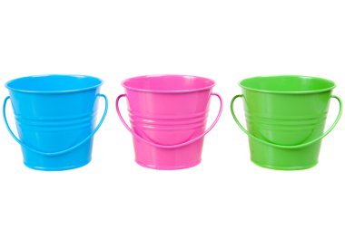 Grün, blau und Rosa Eimer, Kübel, isoliert