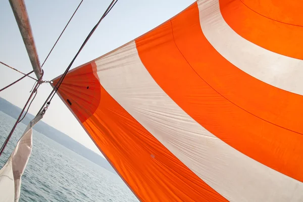 Vela de um barco à vela — Fotografia de Stock