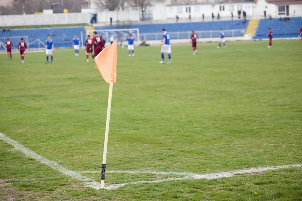 Hörnet av en fotbollsplan under en fotbollsmatch — Stockfoto