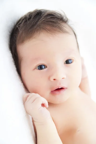 Roztomilý novorozený chlapeček — Stock fotografie