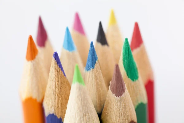 Крупный план цветных карандашей — стоковое фото