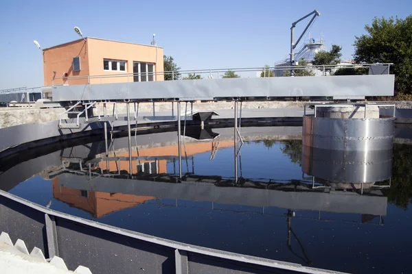 Reinigingsconstructie voor rioolwaterzuivering — Stockfoto