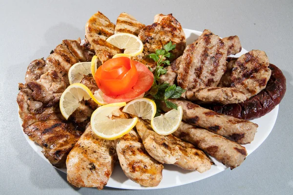 Farklı et yemek tabağı. Barbekü Izgara — Stok fotoğraf