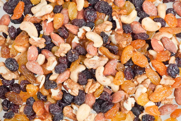 Mixed nuts and raisins — Stock Photo, Image
