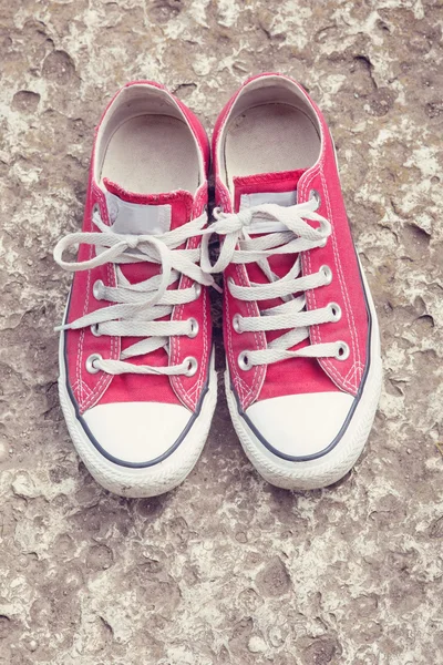 Retro red sneakers — Stock Photo, Image