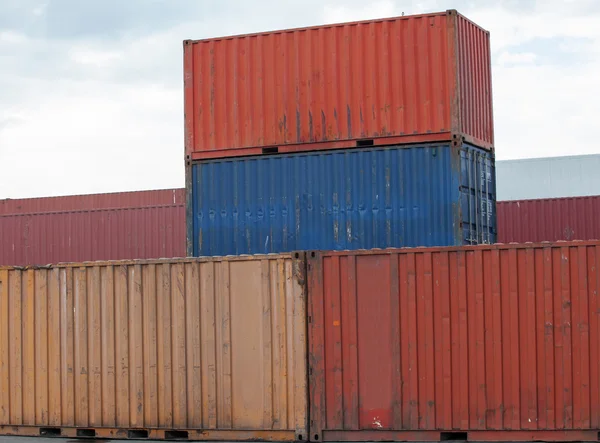 Containers bij de haven — Stockfoto