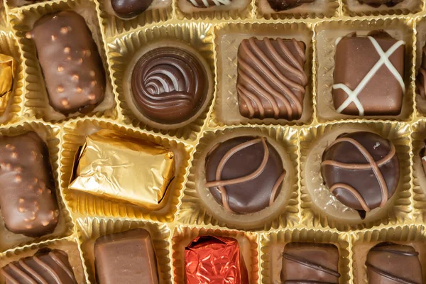 Doos Met Verschillende Chocolade Snoepjes — Stockfoto