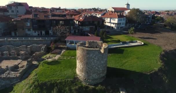 Видео Воздуха Руин Древней Сторожевой Башни Несебра Древнего Города Побережье — стоковое видео