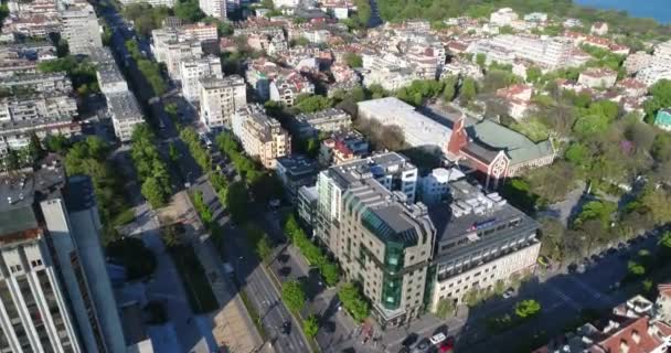 Flygfoto Över Gatutrafiken Stadens Centrum Stadslandskap Video Varna Bulgarien — Stockvideo