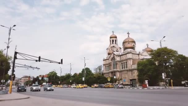 Bewegungseinstellung Des Straßenverkehrs Der Innenstadt Stadtlandschaft Die Mariä Himmelfahrt Kathedrale — Stockvideo