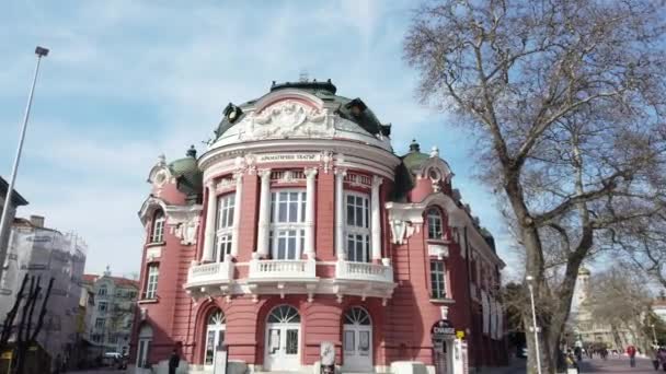 Varna Bulgaria 2019年3月5日 ブルガリアの海の首都ヴァルナの劇的な劇場とオペラ 1921年創業 — ストック動画