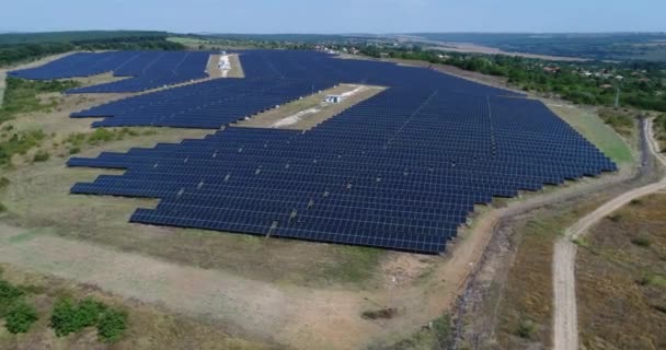 Filmagem Aérea Fazenda Solar Fotostática Central Energia Solar Agrícola Cima — Vídeo de Stock