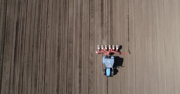 Vista Arriba Hacia Abajo Siembra Tractores Zona Agrícola — Vídeo de stock