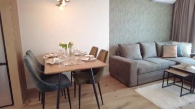 Yeni modern oturma odası. Yeni evim. İpotek, yatırım, gayrimenkul, mülk ve yeni konut kavramı