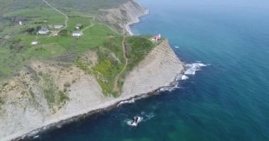 Emine Burnu'nun havadan görünümü. Cape Emine, Bulgaristan'ın Karadeniz Kıyısında yer alan bir deniz yolu. Cape Emine Avrupa yürüyüş rota E3 bitiş noktasıdır