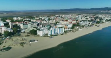 Bulgaristan 'ın Sunny Beach kentinin klibi. Sunny Beach (Slanchev Bryag), Bulgaristan 'ın Karadeniz kıyısında Burgaz yakınlarındaki büyük bir sahil beldesi.