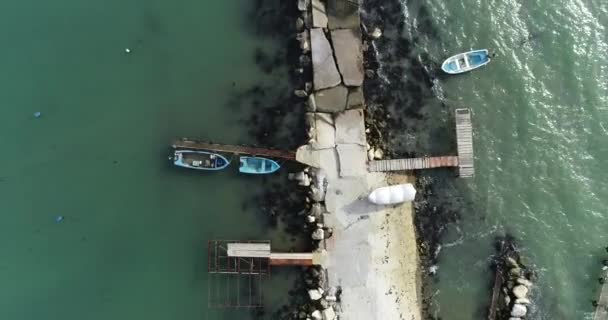 Вид Сверху Небольшие Доки Рыбацкие Лодки — стоковое видео
