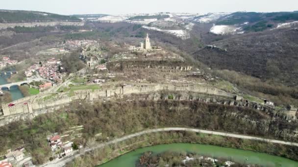 Αεροφωτογραφία Του Φρουρίου Τσαρέβετς Στο Βέλικο Τάρνοβο Της Βουλγαρίας Πρωτεύουσα — Αρχείο Βίντεο