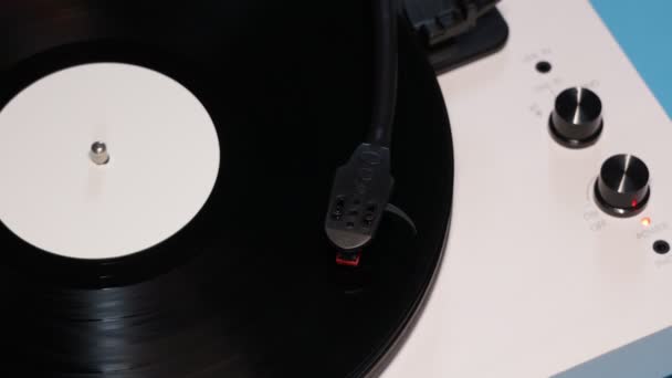 Vinylskivspelare Med Vinylplatta Grammofonskivspelare Retro Ljud Teknik För Att Spela — Stockvideo