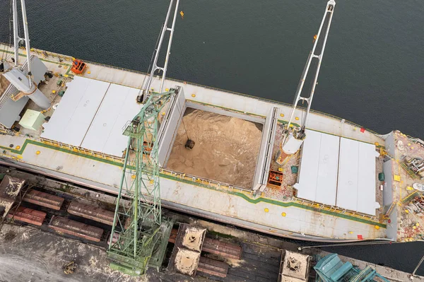 Loading Dry Cargo Ship Brown Sugar Cranes Port Aerial View — ストック写真