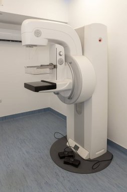 Modern klinikte meme tarama cihazı. Tıbbi ekipman. Sağlık hizmetleri, tıbbi teknoloji.