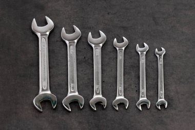 Spanners. Bir sürü anahtar. Endüstriyel geçmiş. İngiliz anahtarı araç gereçleri