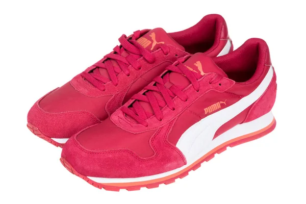 瓦尔纳 保加利亚 2021年4月22日 红色Puma运动鞋 一家德国大跨国公司 产品中弹 — 图库照片