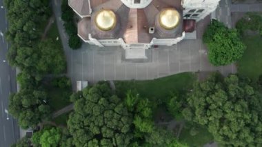 Varna Bulgaria, Varsayımın Katedrali 'nin aşağı manzarası. Varna Bulgaristan 'ın deniz başkentidir. 