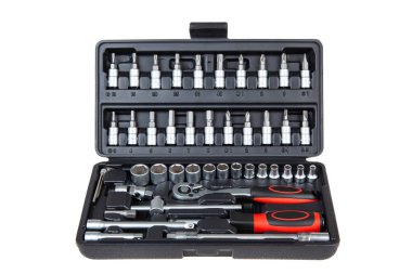 Makine onarımı için araç ayarlandı, beyazda izole edildi. Araç araç kutusu