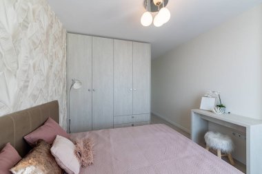 Yeni modern yatak odası. Yeni evim. İç fotoğrafçılık. 