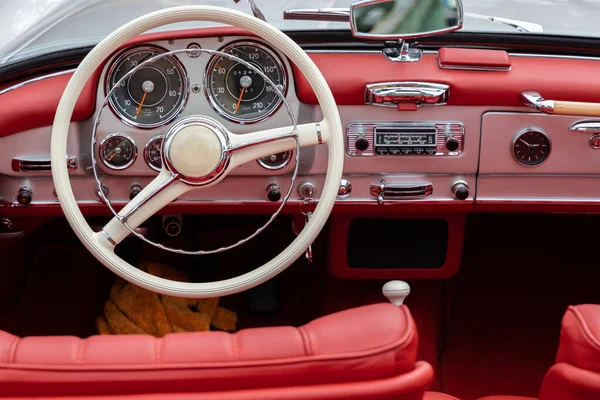 Wnętrze Klasycznego Samochodu Vintage — Zdjęcie stockowe