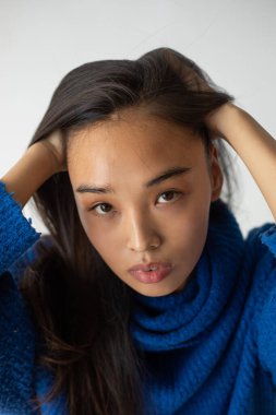 Çekici Asyalı kadın portresi. Model testleri.