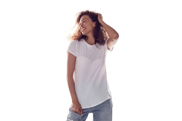 Mujer Atractiva Con Pelo Rizado Exuberante Camiseta Blanca Blanco Aislada —  Fotos de Stock