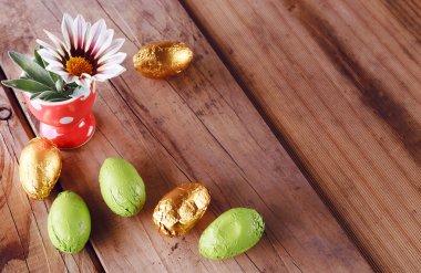 Paskalya temalı ahşap diyagonal arka plan