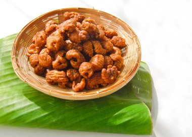 krong-krang-yemeklerimizi Tay tatlı denir