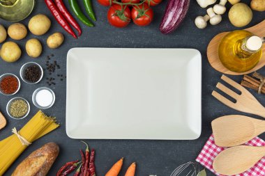 Yemek ve yemek konsepti. Organik İçindekiler üst görünüm ve boşluk kopyala.