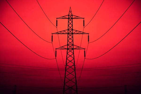 Elektrik santrali ve elektrik kulesi