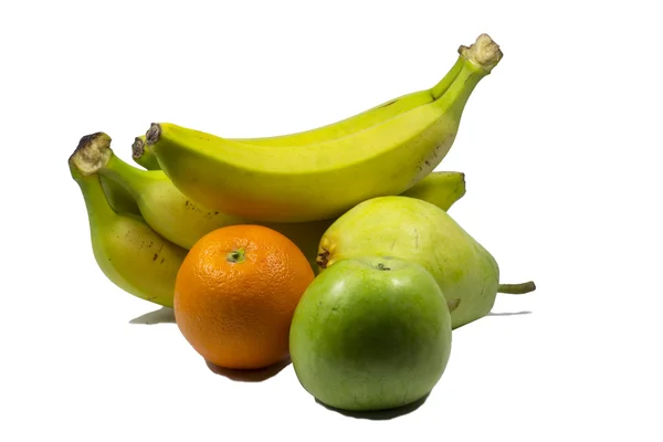 Bunch van bananen geïsoleerd op witte achtergrond — Stockfoto