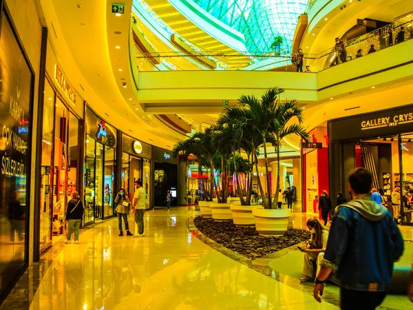Alışveriş Merkezleri Insanlar Palmiye Ağaçları Büyük Koridor — Stok fotoğraf