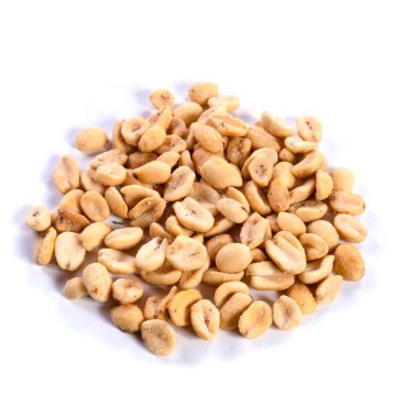 Beyaz arka planda izole edilmiş baharatlı fındık yığını. Yüksek kalite fotoğraf