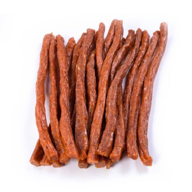 Beyaz arka planda kurutulmuş et. Yüksek kalite fotoğraf