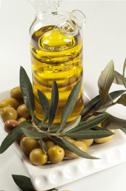 Zeytinyağı ve zeytin