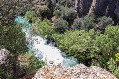 Antikkoy Selge 'deki dağ nehri. Fotoğraf Türkiye gezisinde çekilmişti. Akdeniz Antalya Eyaleti
