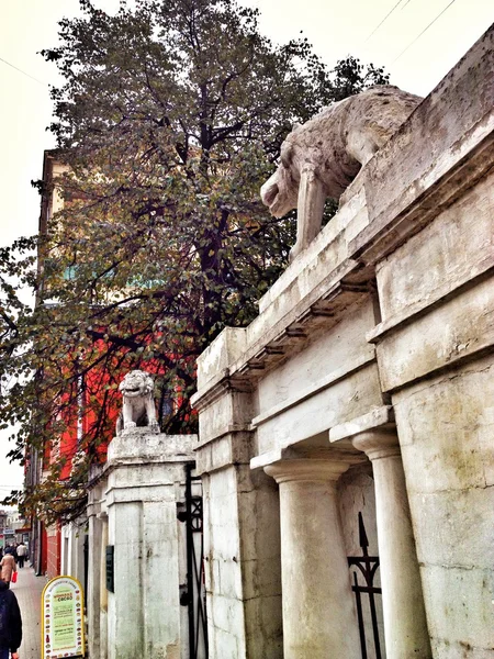 Rusya'nın çağdaş tarih Merkezi Müzesi kapısı